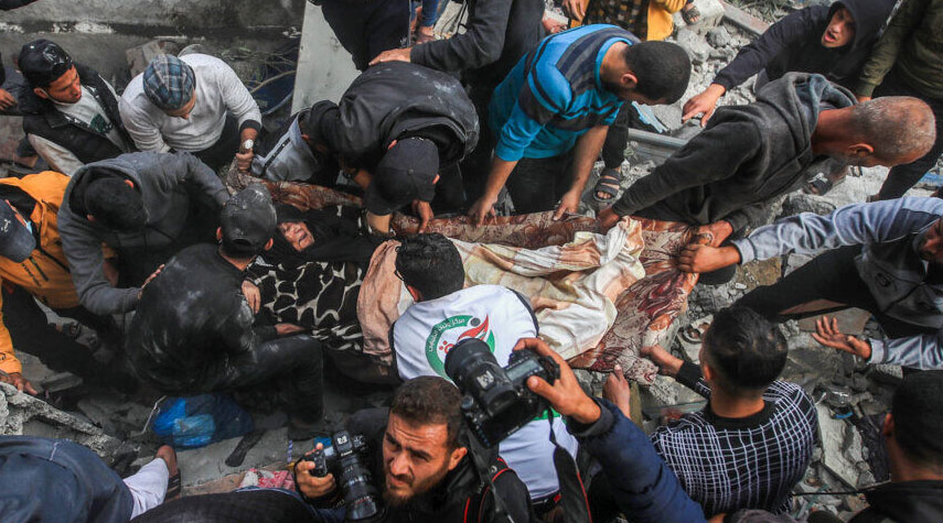 استشهاد 15 فلسطينياً خلال قصف صهيوني على رفح ودير البلح