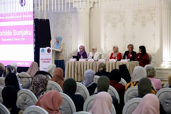 مؤتمر "اليوم العالمي للحجاب" في كوسوفو 