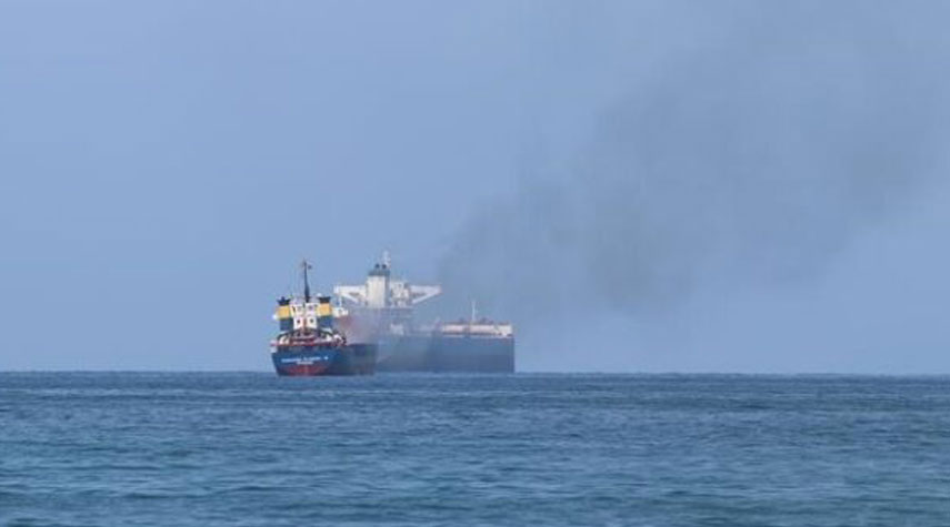 القيادة المركزية الأميركية: صواريخ يمنية استهدفت سفناً في البحر الأحمر