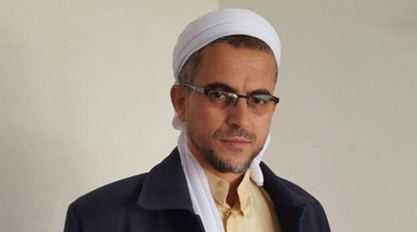عالم دين يمني: الثورة الإسلامية لعبت الدور الأساس في إعادة الحكم الديني للواجهة بنجاح