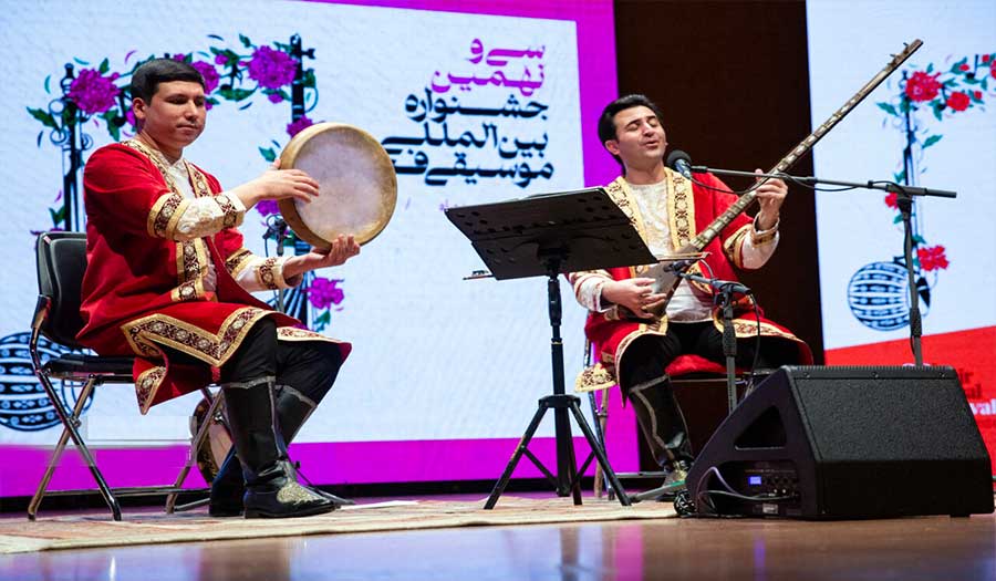 صور.. السهرة الثانية لمهرجان فجر الدولي للموسيقى في طهران 