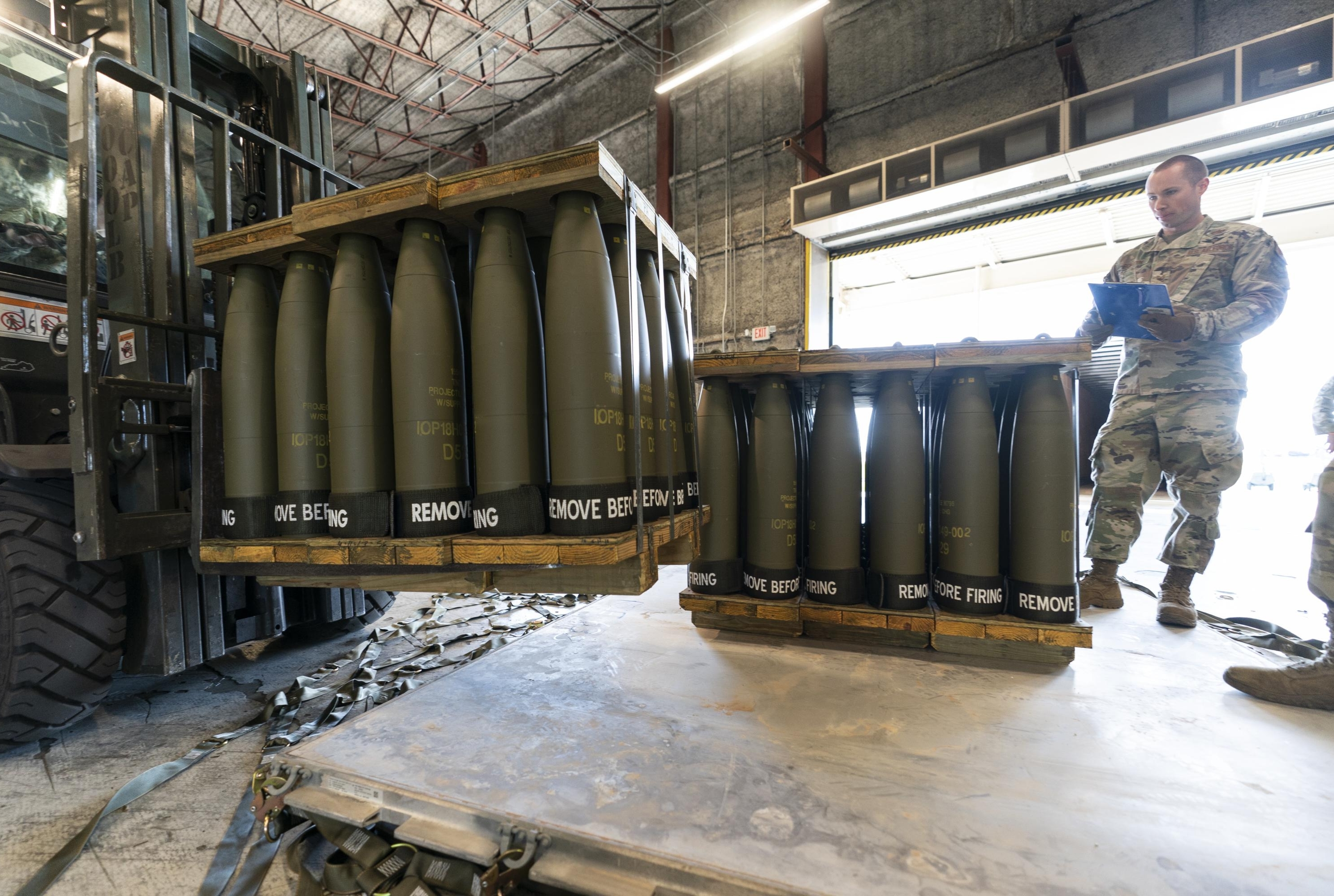 روسيا: الجيش الأوكراني استخدم قنابل كيميائية أمريكية بقصف مواقعنا