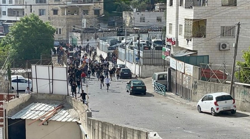 الإحتلال الصهيوني يواصل إغلاق مدخل بلدة قصرة جنوب نابلس من 70 يوماً