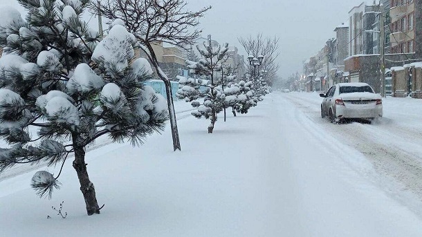 موجة من الثلوج والأمطار تغطي 26 محافظة إيرانية