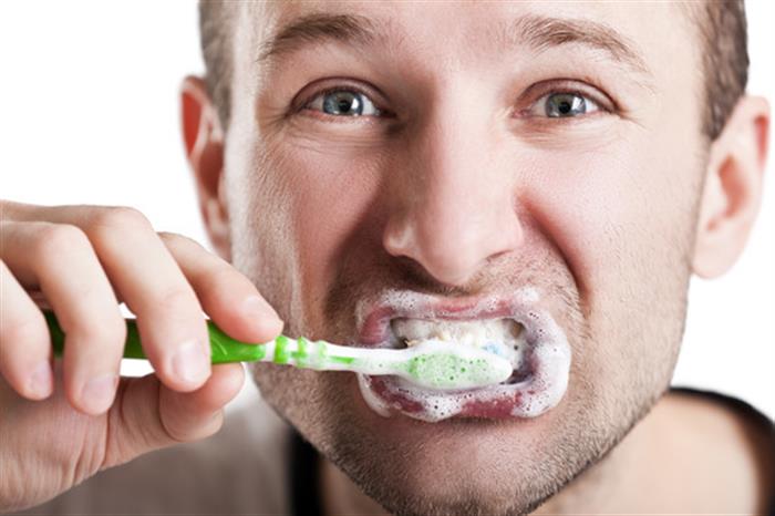 مخاطر مهددة للحياة ترتبط بعدم تنظيف الأسنان!