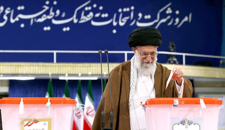 ايران.. قائد الثورة يدلي بصوته في الانتخابات صباح اليوم الجمعة