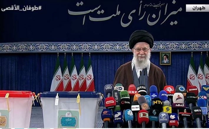 ايران.. قائد الثورة يدلى بصوته في الانتخابات التشريعية