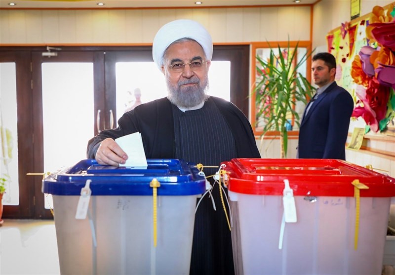 الرئيس الإيراني السابق يقترع في الانتخابات البرلمانية