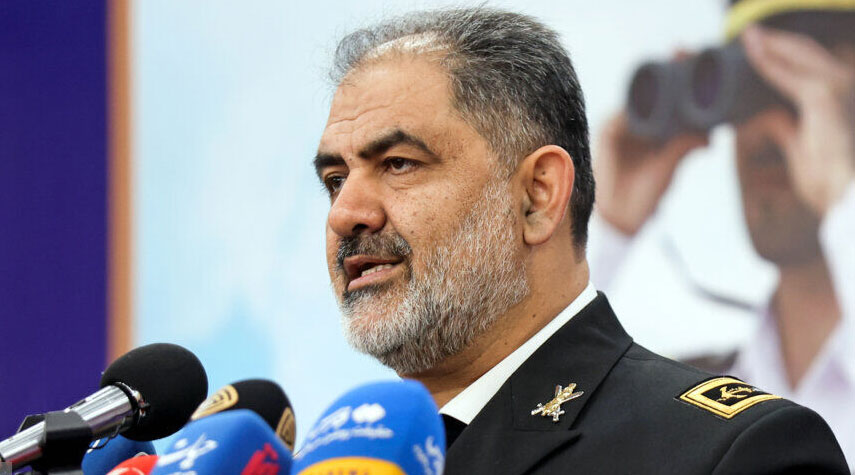 الأدميرال إيراني: قريباً، سيتم تزويد البحرية بمعدات قتالية دفاعية ذات قدرات جديدة
