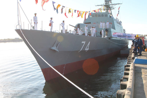 انضمام مدمرتين جديدتين لبحرية الجيش الإيراني