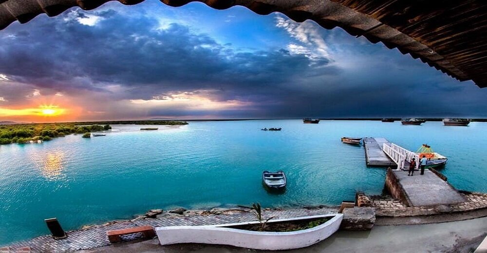 بالصور من إيران.. شاطئ ميناء" بندر تركمان" الرائع