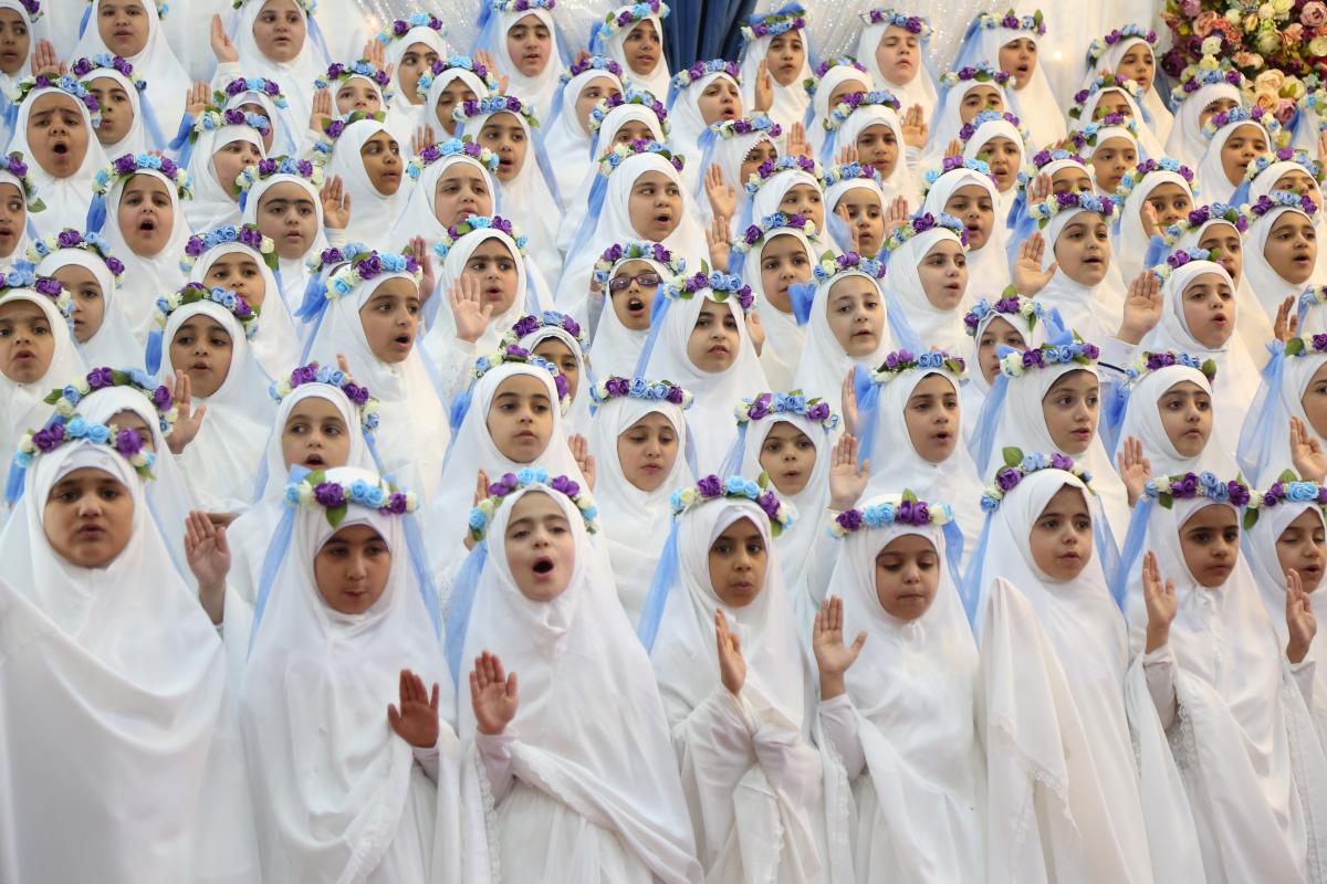 العتبة الحسينية ترعى حفل التكليف الشرعي للفتيات في أستراليا