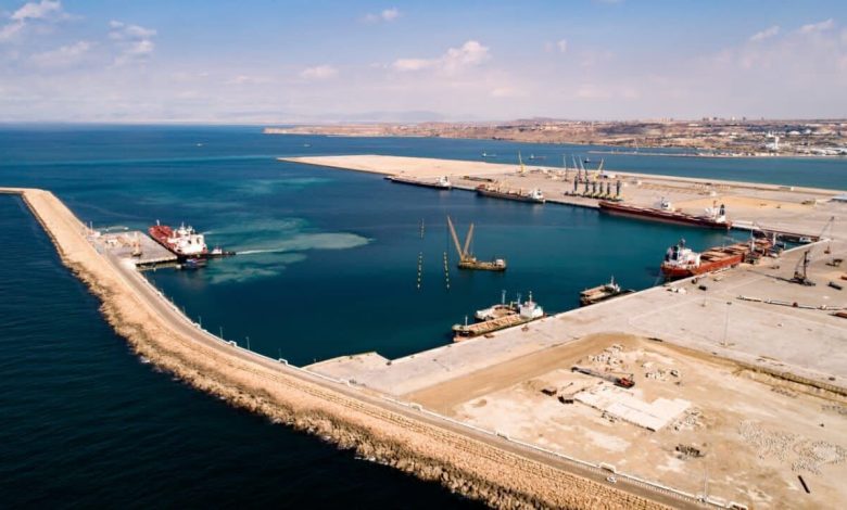 إيران تعلن تشييد ميناءين جديدين