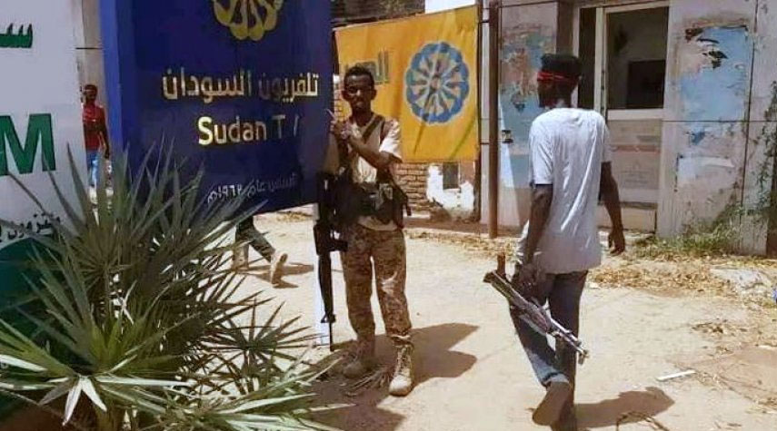 السودان.. الجيش يعلن السيطرة على مقر للإذاعة والتلفزيون في أم درمان