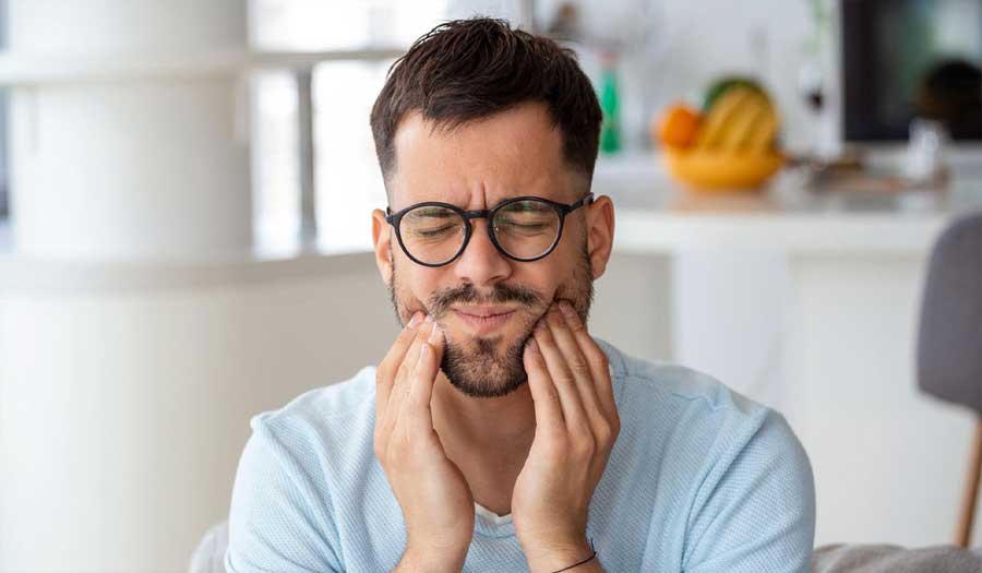 اكتشاف جديد يوقف صرير الأسنان أثناء النوم