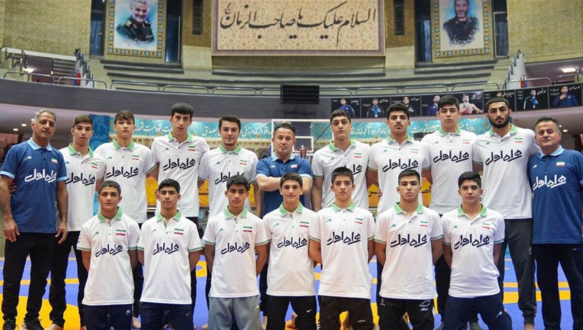 ميداليات لناشئة إيران في بطولة العالم للمصارعة