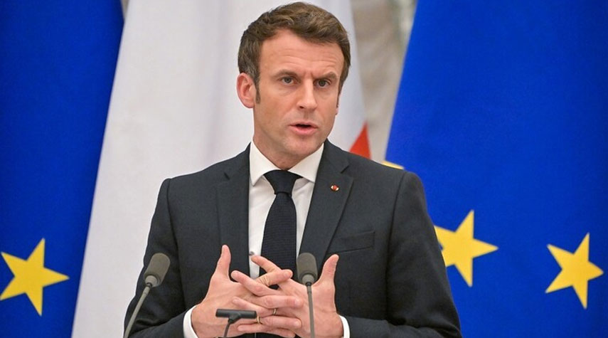 زعيم حزب فرنسي يتهم ماكرون بالكذب حول نزاع أوكرانيا