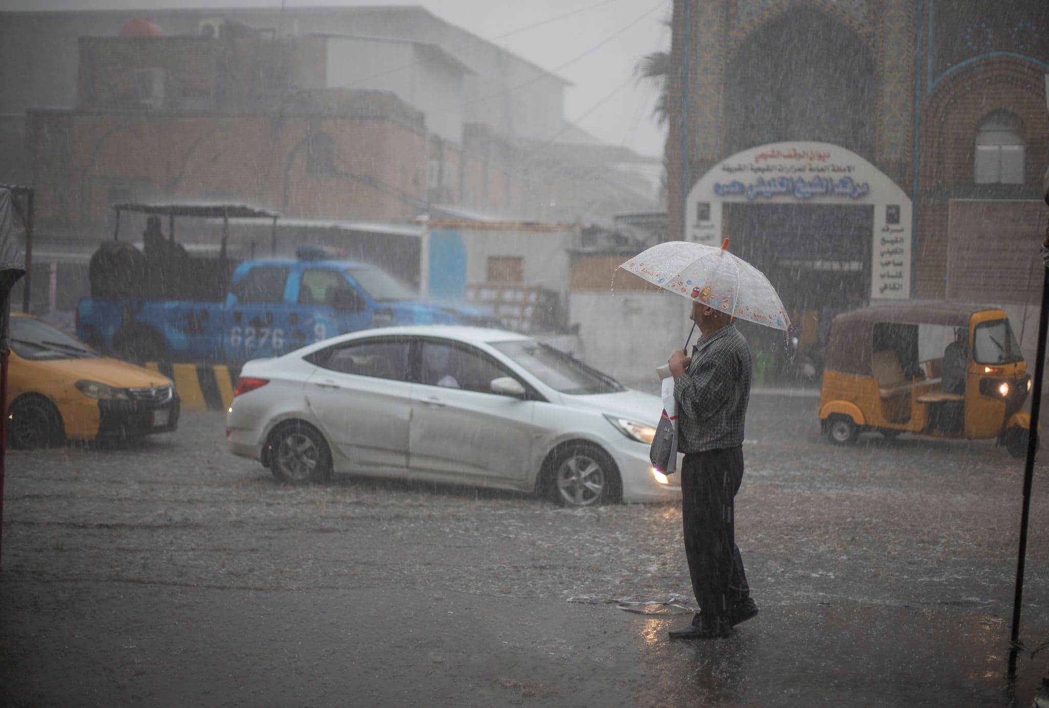 زخات مطر رعدية وارتفاع طفيف بدرجات الحرارة في العراق