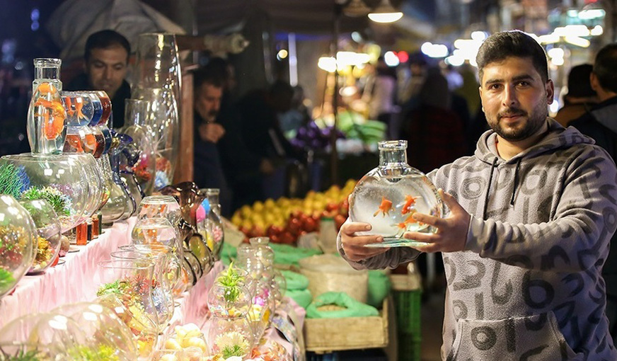 بالصور من إيران.. سوق سنندج عشية عيد النوروز