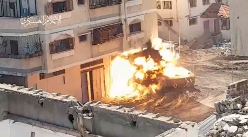 القسام تدمر دبابات إسرائيلية بمحيط "مستشفى الشفاء" من مسافة صفر