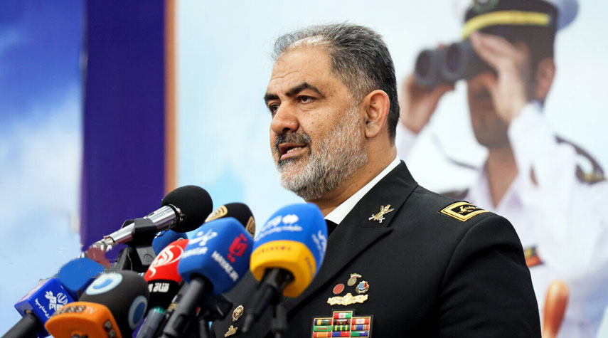 الأدميرال ايراني: القوات البحرية تلعب دورا مهما في ضمان أمن الملاحة البحرية