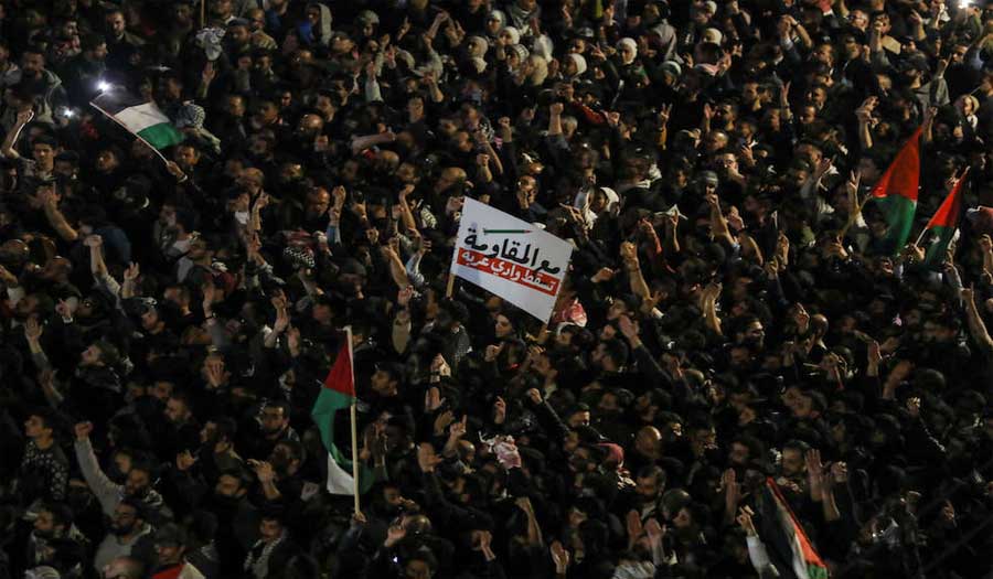 الأردن: مظاهرت حاشدة تنديدا بالحرب على غزة أمام السفارة الإسرائيلية