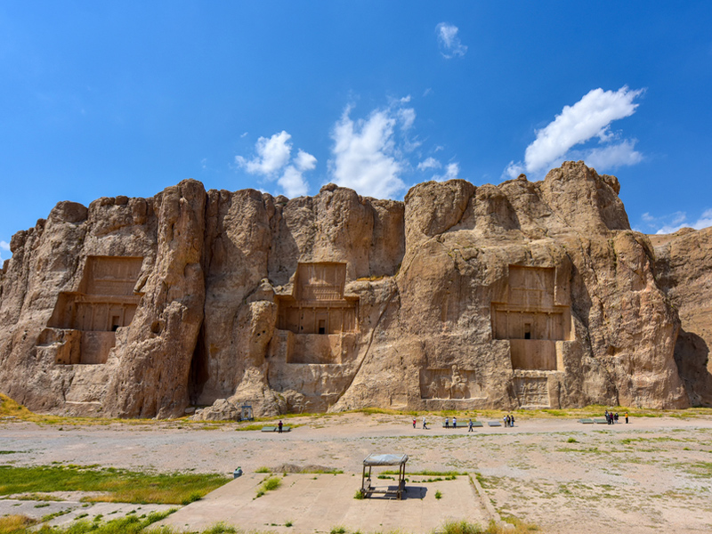 نقش رستم.. تراث قيم من التاريخ الإيراني القديم