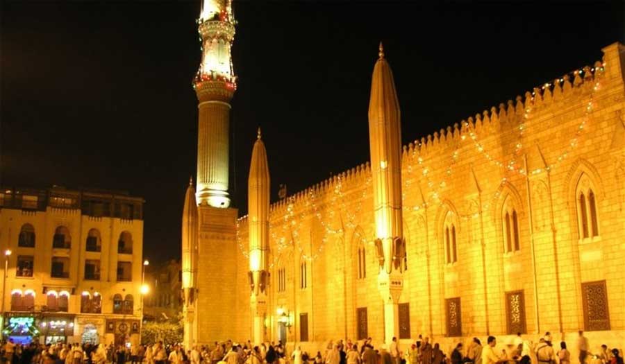 مسجد الحسين (ع) بالقاهرة: قبلة الزوار في شهر رمضان