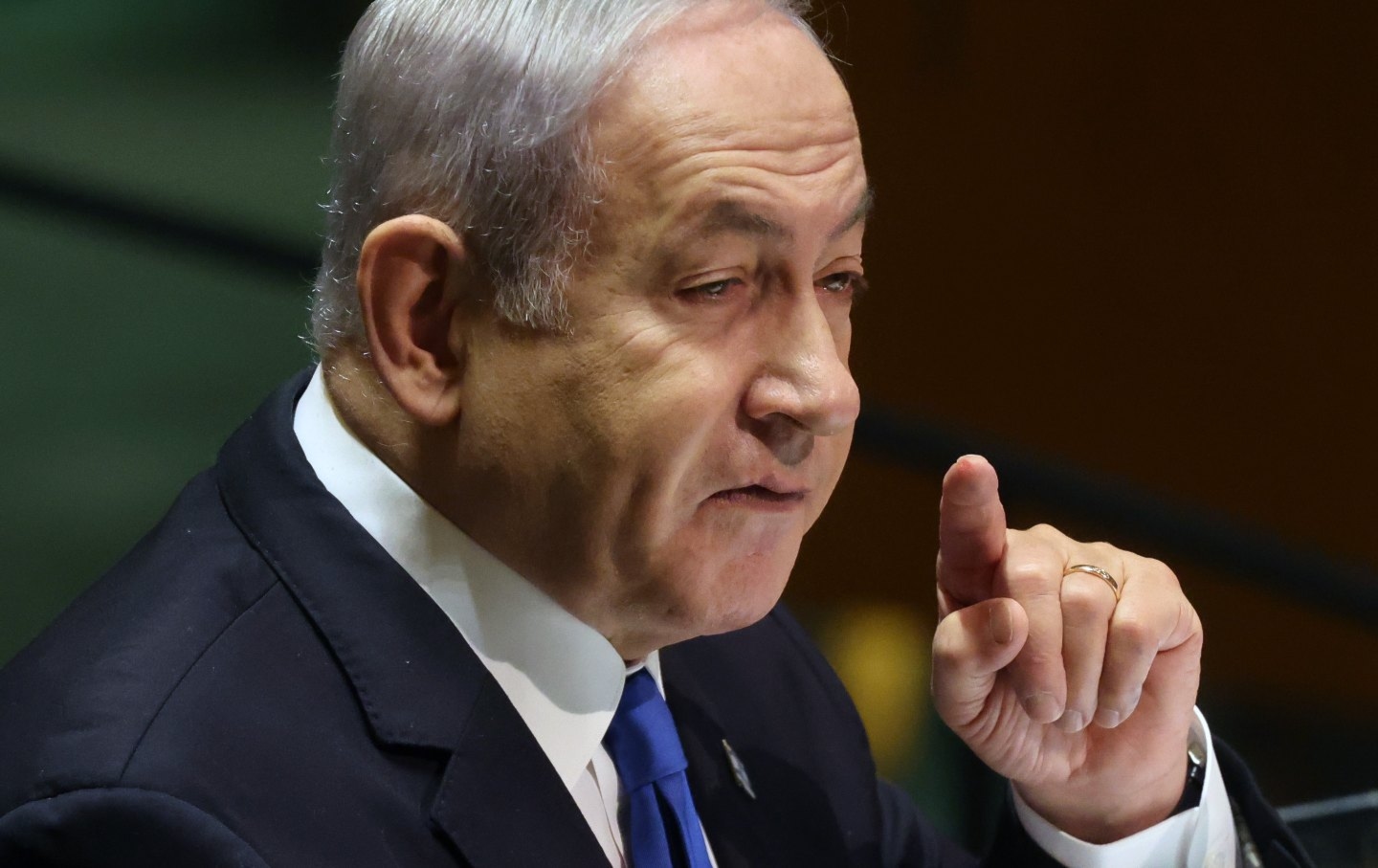 إعلام إسرائيلي: نتنياهو منفصل عن الواقع ويدير الحرب بغباء