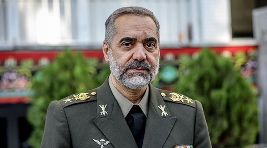 وزير الدفاع : الجيش الإيراني أصبح رمزاً للاكتفاء الذاتي والثقة بالنفس