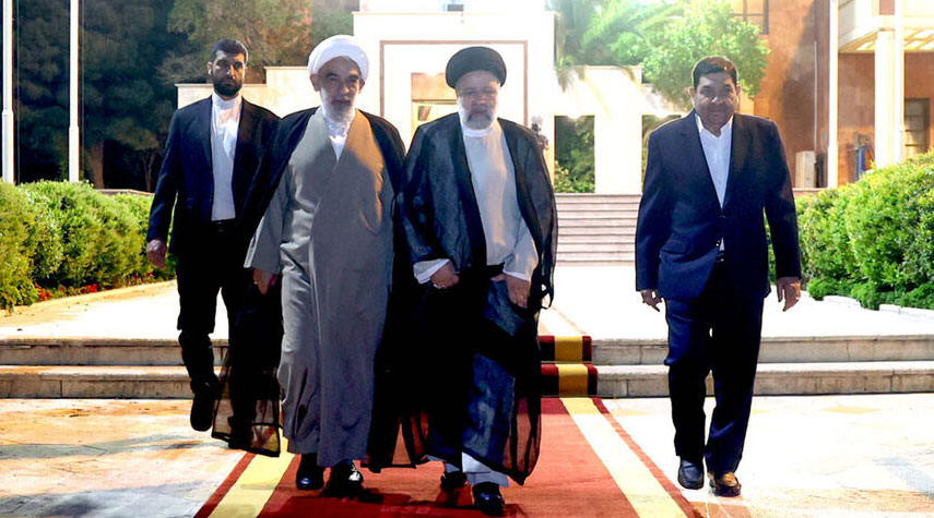 رئيس الجمهورية يغادر طهران متوجهاً إلى إسلام آباد