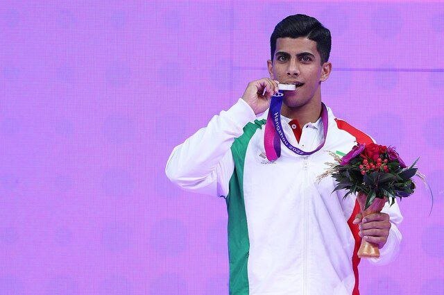 إيراني يحجز مكانه في أولمبياد باريس للجمباز