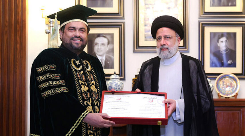جامعة كراتشي تمنح الرئيس الايراني شهادة الدكتوراه الفخرية