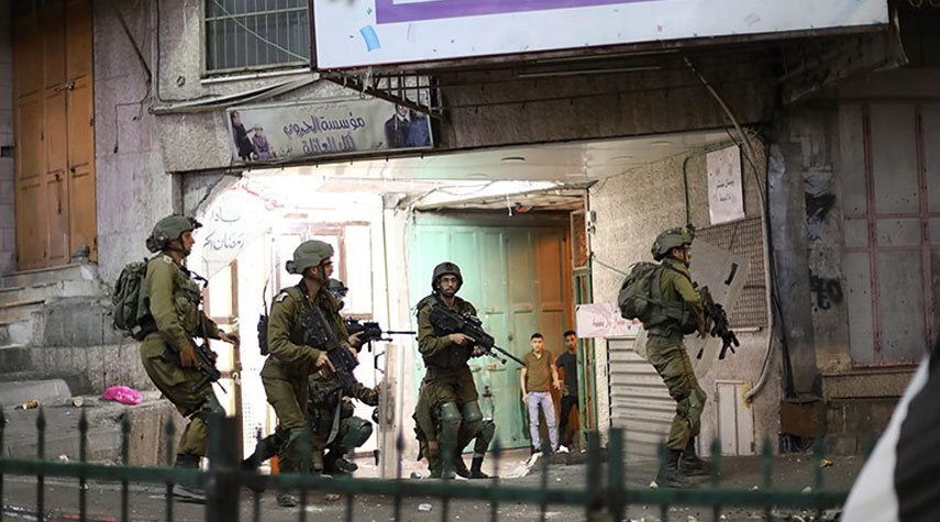 الاحتلال الصهيوني يشن حملة دهم واعتقالات في الضفة