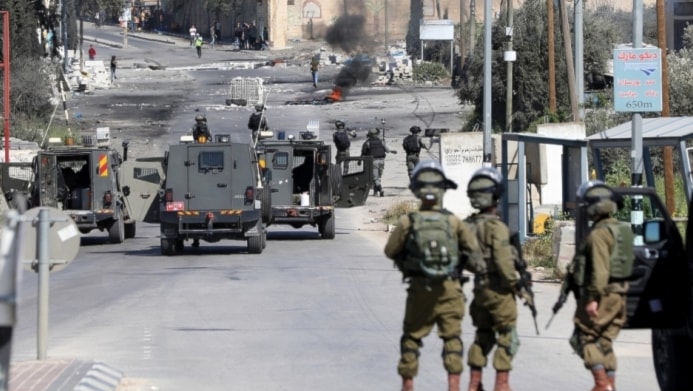 شهيد وإصابات برصاص الاحتلال بعد التصدي لاقتحامه عدداً من مدن الضفة الغربية