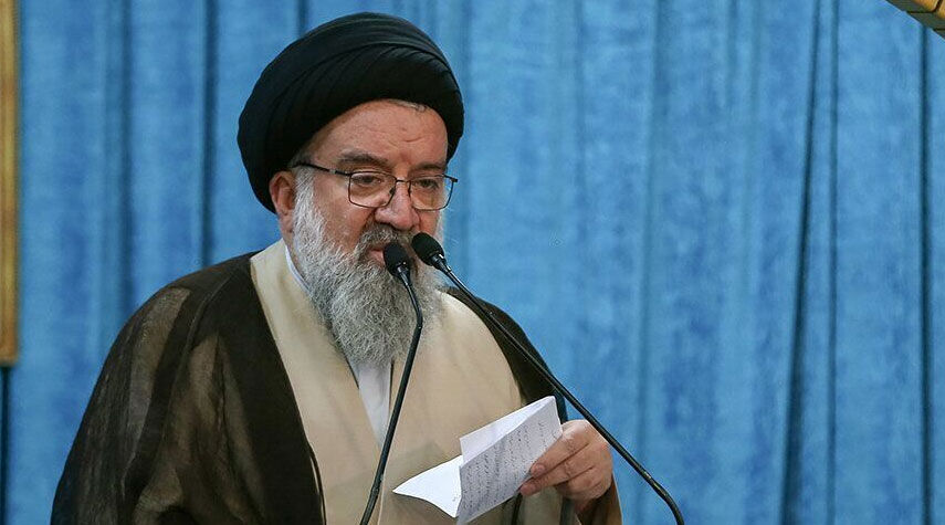 خطيب جمعة طهران: سيتلقى الكيان الصهيوني صفعة أقوى في حال تكرار خطأه