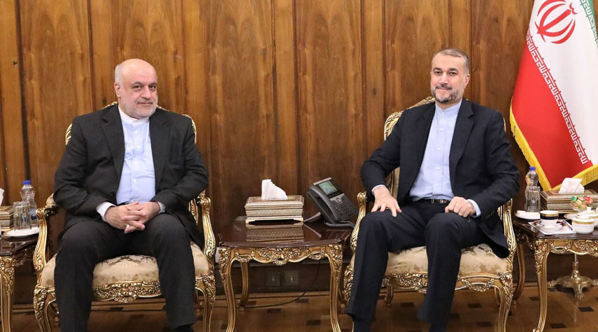 وزير الخارجية يدعو لتوسيع العلاقات بين ايران ولبنان