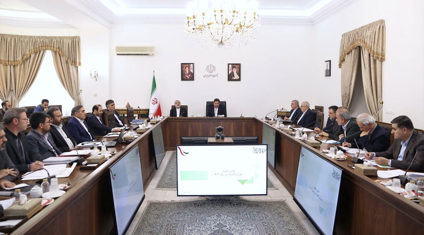 الحكومة الايرانية تؤكد على الاسراع بتنفيذ مشاريع تطوير حقول النفط والغاز المشتركة