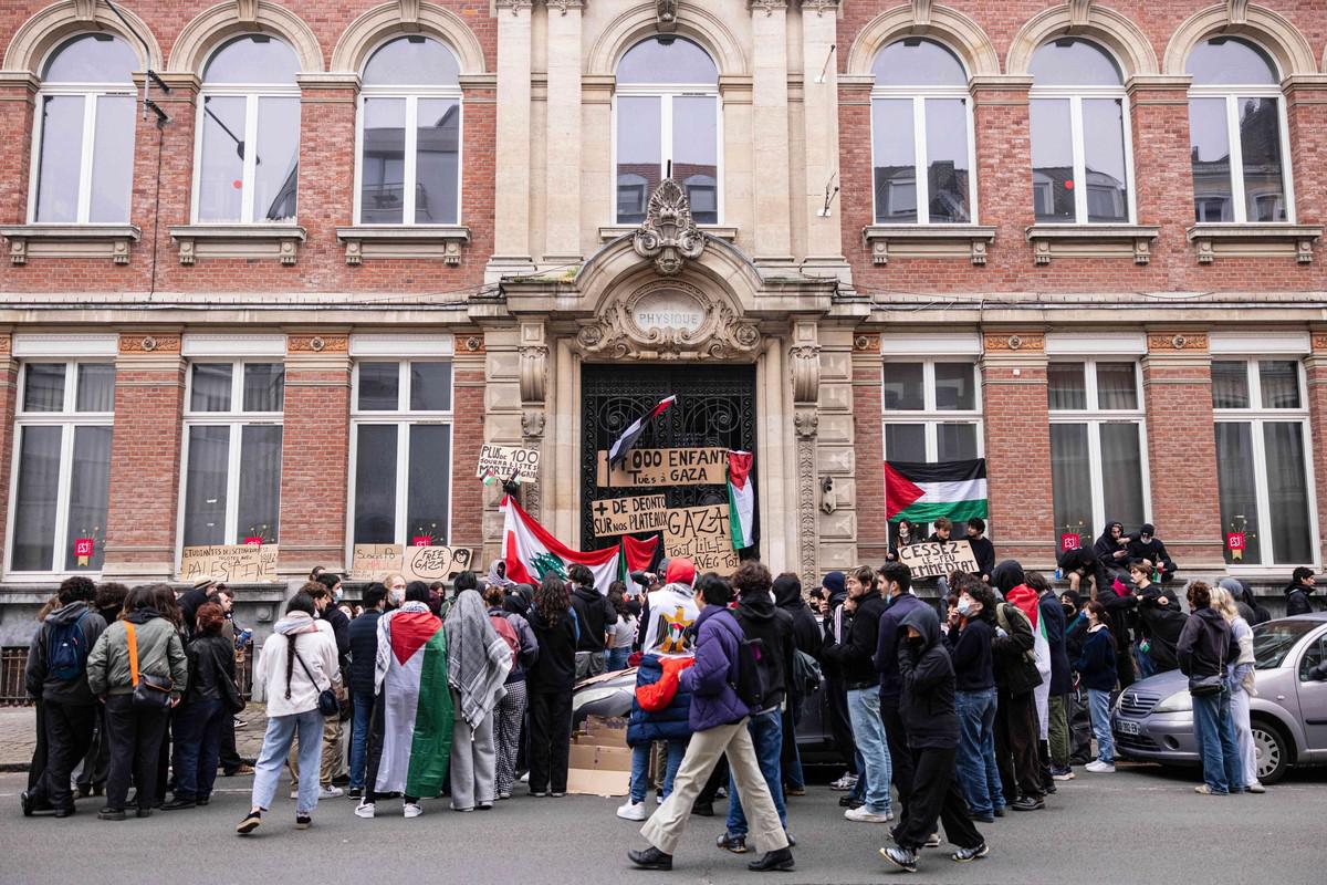 فرنسا تدعو الجامعات لقمع المظاهرات المؤيدة لغزة 