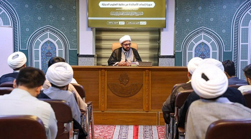 دورة لإعداد أساتذة قرآنيين من طلبة العلوم الدينية في العراق