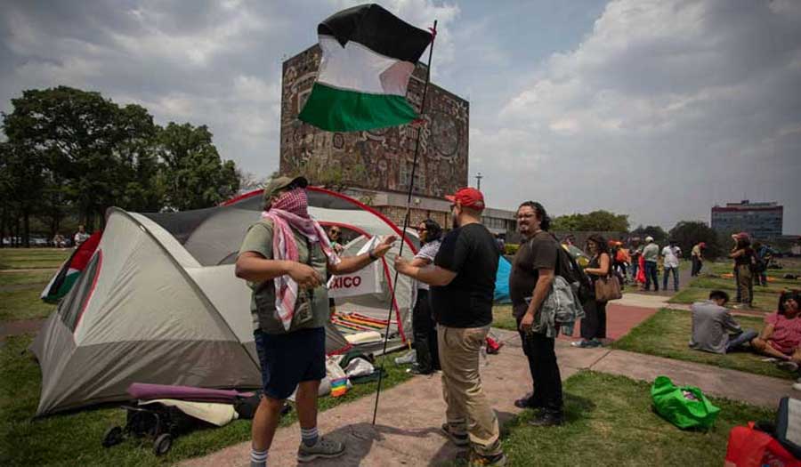 بالصور: طلاب جامعة مكسيكية يقيمون مخيما للتضامن مع فلسطين