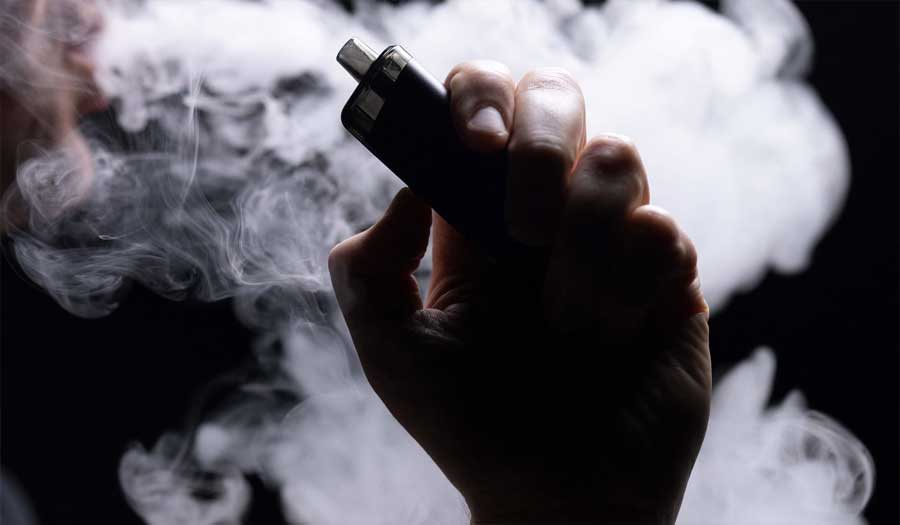 السجائر الإلكترونية تضر بنمو الدماغ للمراهقين