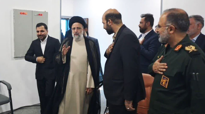 الرئيس الايراني يرعى حفل تدشين مشروع الالياف الضوئية في قم