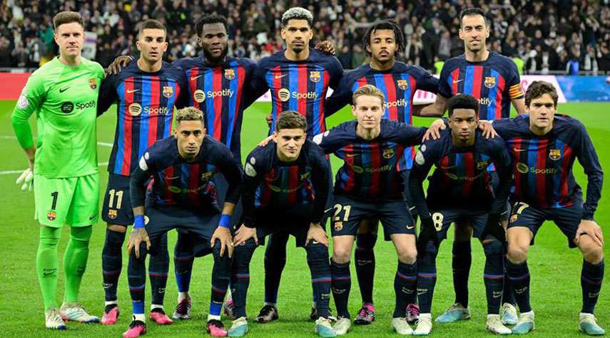 17 لاعبًا في برشلونة مُهددون بالرحيل عن النادي