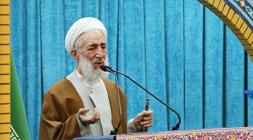 خطيب جمعة طهران: الحج رمزاً لاكتمال أحكام الدين