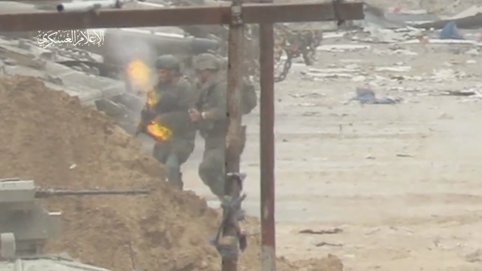 عملية نوعية.. النيران تشتعل بجندي إسرائيلي قنصته القسام في غزة