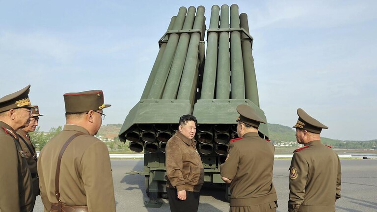 كوريا الشمالية تخطط لنشر راجمات صواريخ جديدة تحدث "تغييرا نوعيا" 