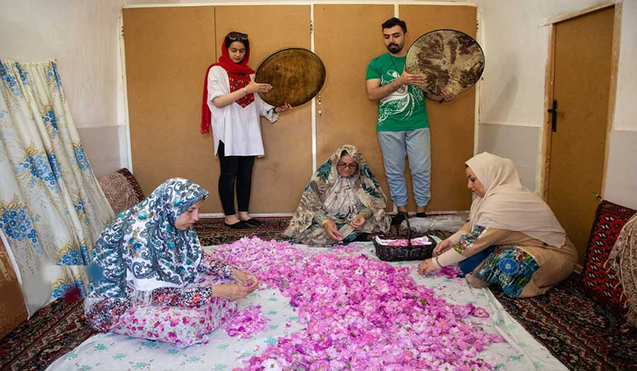 بالصور.. طقوس "كُل غلتان" في سمنان