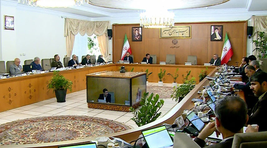الحكومة الإيرانية تعقد اجتماعاً طارئاً لمتابعة حادث مروحية رئيس الجمهورية
