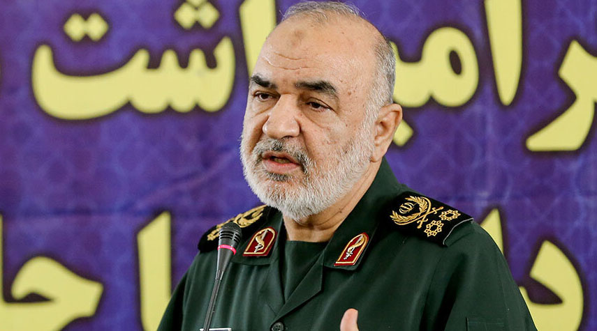 قائد حرس الثورة يصل الى موقع حادثة مروحية الرئيس الإيراني